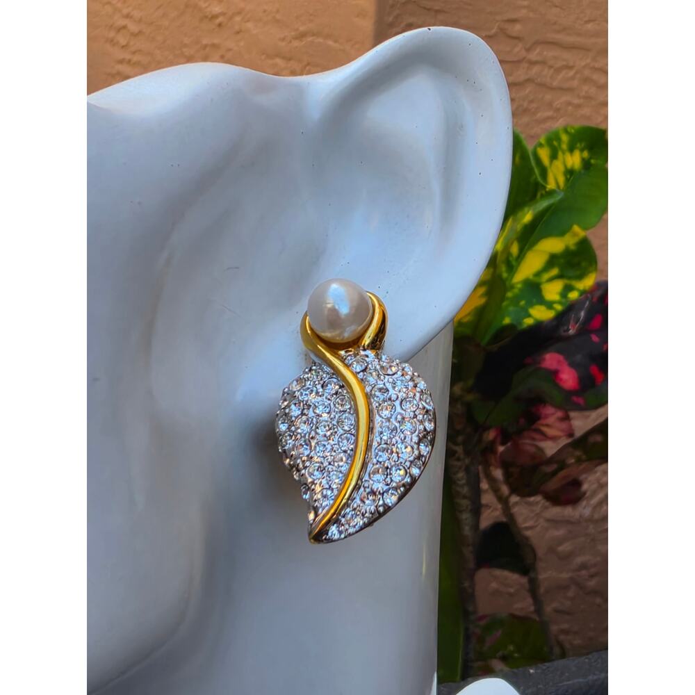 AFJ Rhinestone & Faux Pearl Vintage Leaf Shaped Gold Tone Clip On Earrings